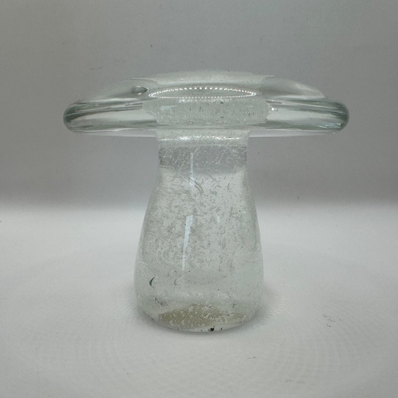 Contemporary art glass mushroom paperweight clear glass with bubbles. - Picture 1 of 8